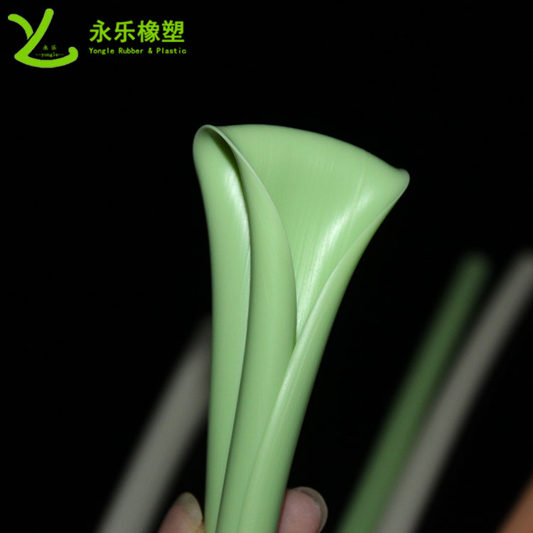 硅膠吸管，擠出異形硅膠吸管，食品級(jí)硅膠吸管